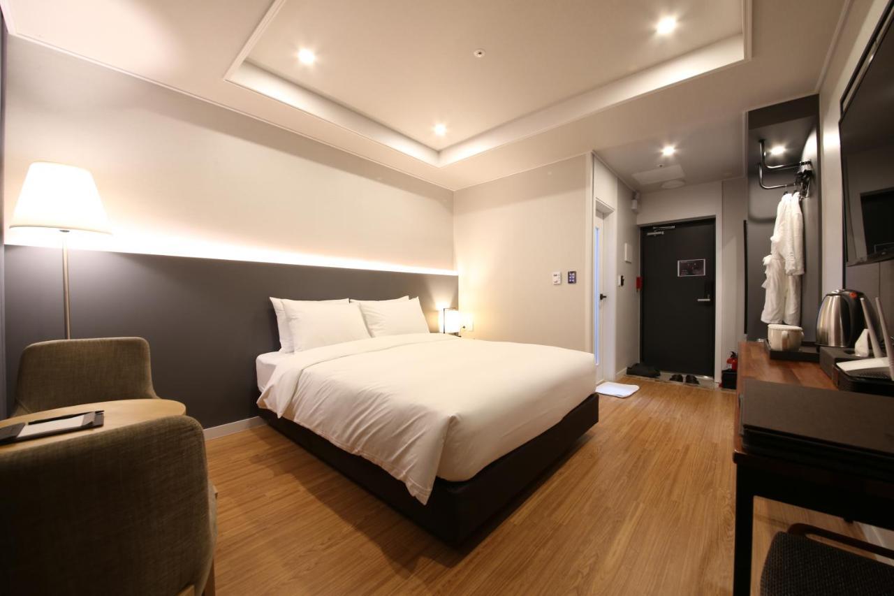 The Mains Hotel Чхонан Экстерьер фото